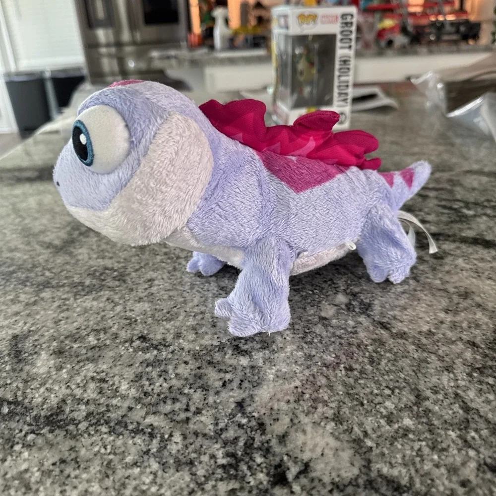 Disney Frozen 2 Walk & Glow Fire‎ Spirit Plush Figure Toy Bruni the Salamander